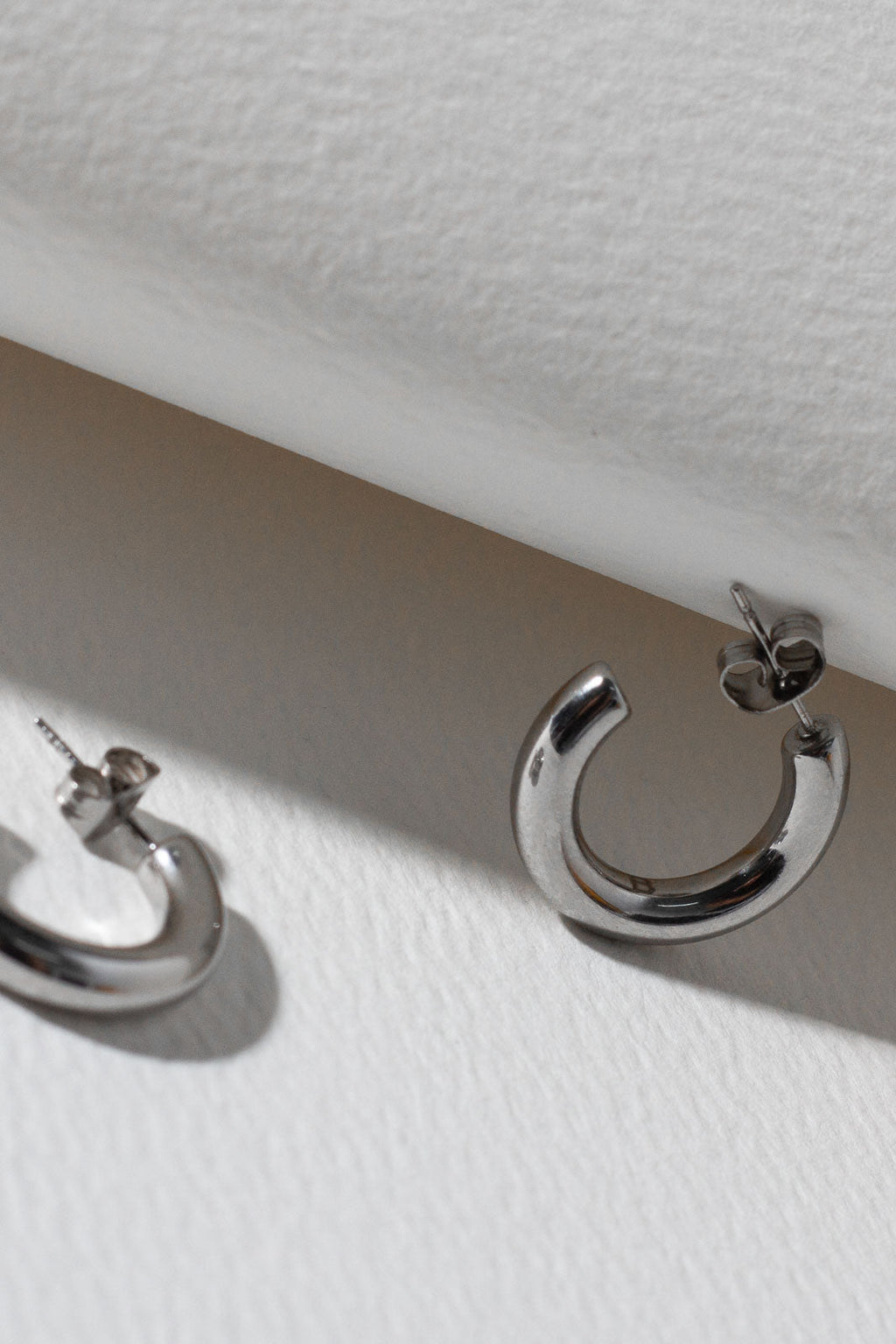 Minimalist Hoop Earrings - Silver