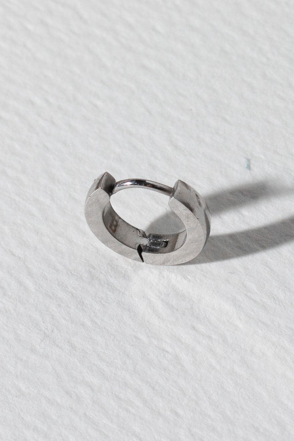 Thin Huggies Earrings - Silver